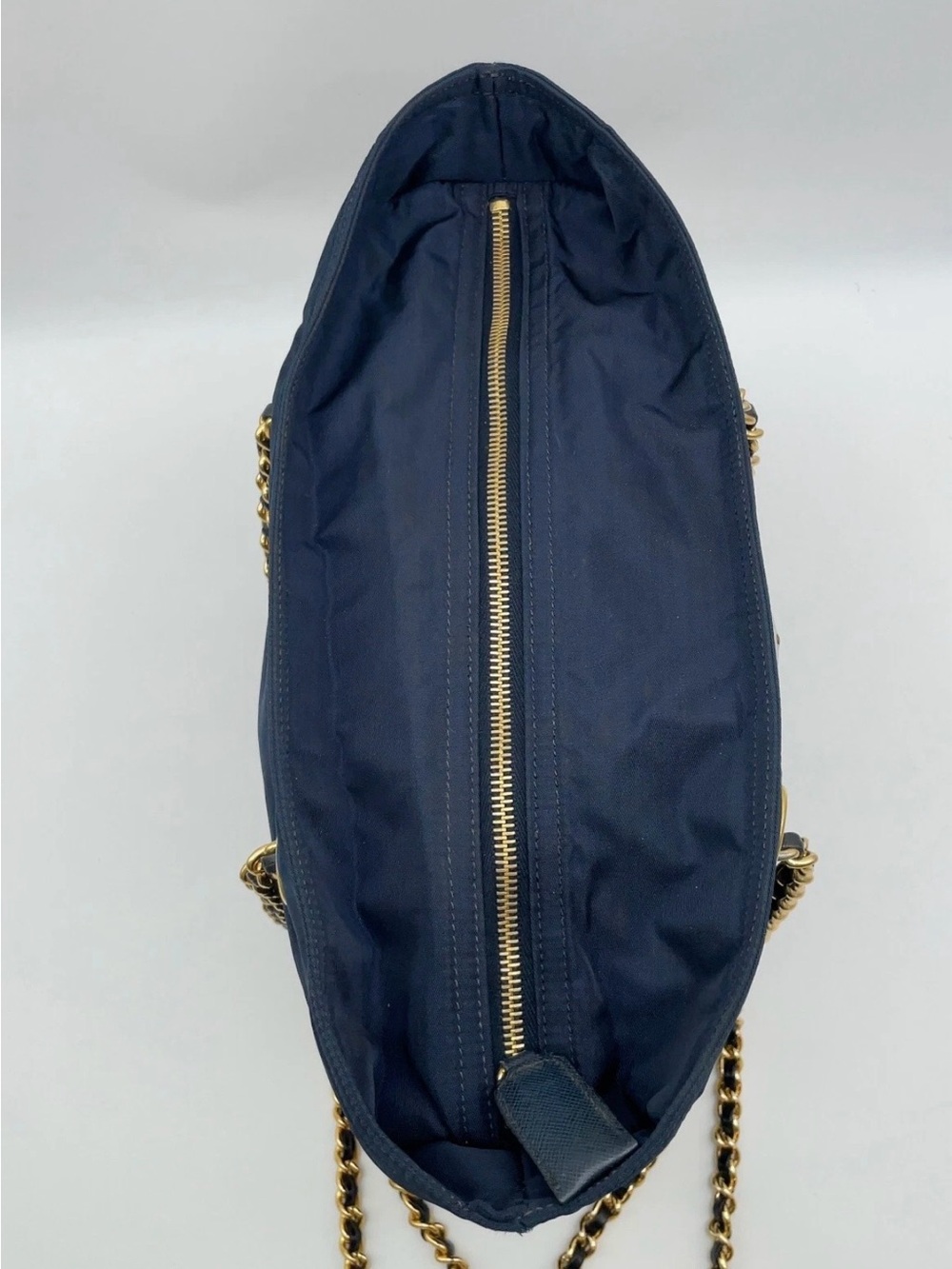 Prada Plate Quilted Tessuto/Navy
Nylon Chain Shoulder Bag - Picture 4 of 10